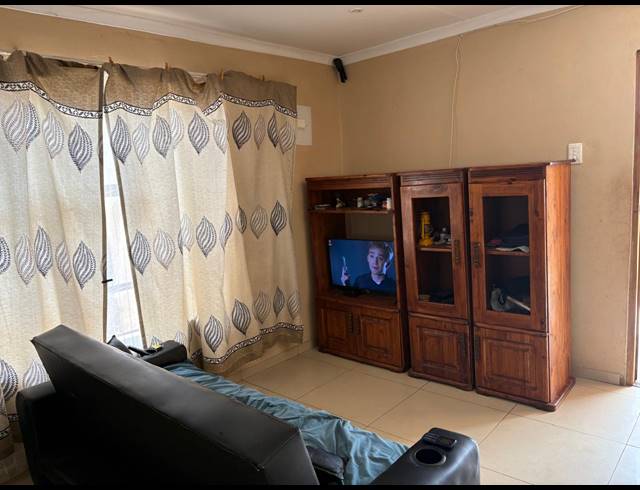 2 BEDROOM FREEHOLD FOR SALE IN SOSHANGUVE S